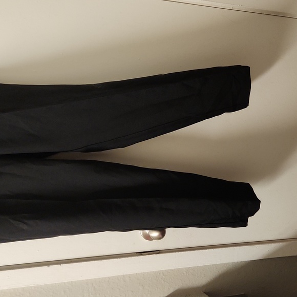 Kathie Lee size 6 Petite. Black pleated pant - Picture 2 of 6